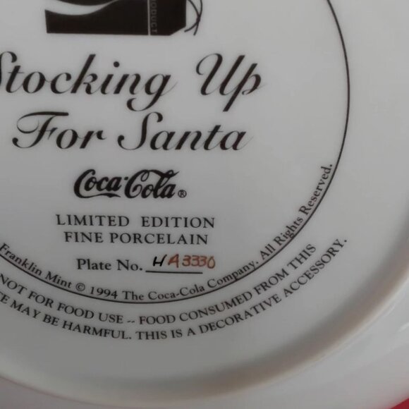 1994 Franklin Mint Coca Cola Collector's Plate Theme Stocking up for Santa - Picture 3 of 3